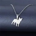 Detailaufnahme eines silbernen Bulldoggen-Anhängers an einer polierten Gliederketten-Halskette - Französische Bulldogge Silhouette-Stil (XL259)