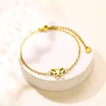 Bracciale a farfalla bohémien in acciaio inossidabile dorato con catena fine e chiusura - Oro (XLJ226)