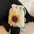 Handgefertigte Häkel-Sonnenblumentasche in Cremeweiß mit grünem Kordelzugband - Off-white Sonnenblume