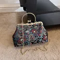 Sac à main rétro style chinois avec broderie florale sombre et chaîne dorée - Noir