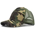 Klassische Camouflage Baseballkappe mit atmungsaktivem Netzgewebe und gebogenem Schirm - Verstellbar / Grün