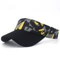 Detail of the sun visor brim with street-style yellow and gray camo pattern - Adjustable / Yellow