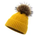 Berretto in maglia a trecce giallo acceso con pompon in vera pelliccia di procione - M(56-58cm) / Giallo