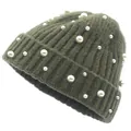 Détail du bonnet en maille vert foncé avec perles blanches et texture tricotée épaisse - Perle Totale Vert