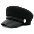 Klassische schwarze Woll-Marine-Mütze mit Lederschirm und silbernem Knopfdetail - M (56-58cm) / Schwarz
