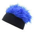 Detailansicht der leuchtend blauen Kunstpelzhaare und des schwarzen Gummibandes der Perückenkappe - Blau