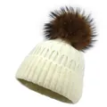 Bonnet en tricot côtelé blanc avec pompon marron en fourrure et doublure polaire - M (56-58cm) / Poche zippée