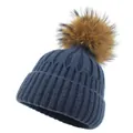 Bonnet en tricot bleu marine avec un grand pompon marron en fausse fourrure côtelé - M (56-58cm) / Bleu Marine
