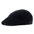 Gros plan sur un béret en coton noir avec broderie latérale et boucle réglable en métal - Réglable / Noir