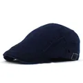 Détail de la casquette plate en coton bleu marine avec boucle réglable et broderie - Réglable / Bleu marine