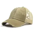 Detailansicht der Distressed-Baseballkappe mit atmungsaktivem Mesh und Vintage-Sonnenschirm - Vintage Distressed Stil / Khaki