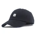 Casquette de baseball en coton noir avec lettre M brodée sur fond blanc - Réglable / Noir