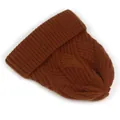 Details einer karamellfarbenen Strickmütze mit Rautenmuster und geripptem Saum - M (56-58cm) / Karamellbraun