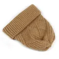 Detailansicht der kamelfarbenen Strickmütze mit Zopfmuster und geripptem Umschlag - M (56-58cm) / Khaki