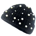 Bonnet en maille côtelée noire pour femme orné de perles blanches de fantaisie - Perle Totale Noir