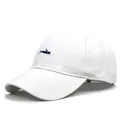 Detalle del bordado de ballena azul en una gorra de béisbol de algodón blanco - M(56-58cm) / Blanco