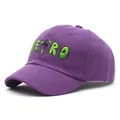Detalle del bordado retro y cara sonriente en la gorra morada para niños pequeños - Púrpura
