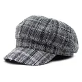 Classic black and white plaid newsboy cap for women made of wool-like tweed fabric - M(56-58cm) / Gray