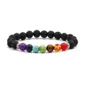 Detalle macro de piedras de lava volcánica y cuentas de chakra para pulsera de yoga - Plata OVNI