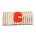 Winter beige Strickstirnband mit orangefarbenem Buchstaben C Patch für Outdoor Wärme - Beige