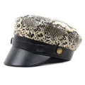 Cappello marinaio con stampa a serpente, tesa in pelle PU nera e bottone dorato - M(56-58cm) / Cachi