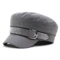 Grijze militaire pet voor dames met strasband en zilveren metalen gesp op de voorkant - M (56-58cm) / Grijs