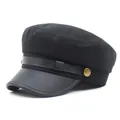 Dettaglio cappello da marinaio nero con tesa in ecopelle e bottone in metallo vintage - M (56-58cm) / Nero