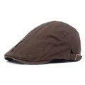 Dettaglio cappello piatto marrone in cotone con fibbia regolabile in metallo e cuciture - M (56-58cm) / caffè