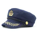 Detalle de gorra militar de lana azul marino con bordado de corona dorada y cordón - M (56-58cm) / Azul marino