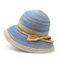 Chapeau de soleil tressé pour femme à rayures bleues avec un nœud décoratif en paille - M (56-58cm) / Bleu