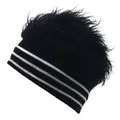 Berretto in maglia nera con strisce bianche e pelliccia sintetica per stile hip-hop - M / Strisce Bianche e Nere Con Parrucca Nera