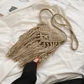 Borsa a tracolla boho beige in corda di cotone con nappe e motivo a diamante - Grigio Caffè
