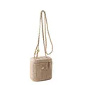 Mini sac boîte en paille avec bandoulière chaîne et breloque fleur dorée en beige naturel - S / Kaki