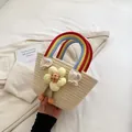 Borsa in paglia intrecciata a mano con manici arcobaleno e ciondolo a forma di girasole - Beige