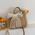 Bolso capazo de paja tejida natural con lazo de encaje blanco y correa de hombro ajustable - Caqui con encaje