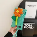 Petit sac en tricot turquoise avec fleurs en relief et bandoulière pour téléphone - Vert