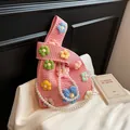 Bolso de ganchillo rosa con flores 3D y asa de cadena de perlas muy elegante - Rosa