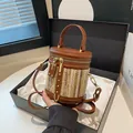 Retro Regenbogen gewebte Eimertasche mit braunem Lederbesatz in einer edlen Geschenkbox - Braun