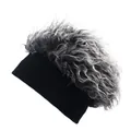 Dettaglio del berretto in maglia con parrucca grigia riccia per moda hip-hop e feste - S (54-56cm) / Nero e Grigio