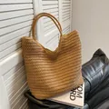 Grand sac cabas en paille naturelle avec anses rondes et texture tissée pour les vacances - Kaki