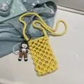 Mini bolso bandolera de algodón trenzado amarillo con amuleto de muñeca y perlas - Con Colgante / Amarillo
