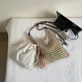 Borsa tote in paglia con tracolla di perline e tasca interna con coulisse rimovibile - Bianco Sporco Con Fodera