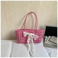 Panier tressé rose avec un grand nœud en dentelle blanche pour la plage ou les loisirs - Sac Seul / Rose