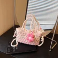 Borsa a tracolla fatta a mano all'uncinetto a tulipano rosa e bianca con bottone di perla - Piccolo / Rosa