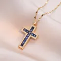 Elegante gouden kruis ketting met blauwe saffier en witte zirkonia op zijde - Gouden Kruis (Blauwe Zirkonia) (X1353)