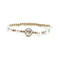 Pulsera minimalista de perlas y cuentas doradas con un colgante redondo de fe tipo Fé - FE Fe (FE)