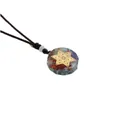 Détail du pendentif Orgone avec pierres multicolores et étoile hexagonale dorée - Style Hexagramme (NSN0281)