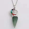 Detailansicht des Lebensbaum-Chakra-Anhängers mit grünem Stein und Silberkette - Grüner Aventurin Stil (NSN00326)