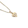 Detailopname van hartvormige evil eye hanger met gekleurde zirkoon en gouden boxketting - Kleurrijke Zirkonia Hart Stijl (CX0906)