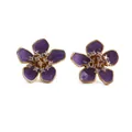 Eleganti orecchini a lobo a fiore placcati oro con petali viola e centro in zircone - Viola